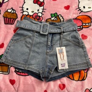 Belted Denim Women’s Shorts NWT